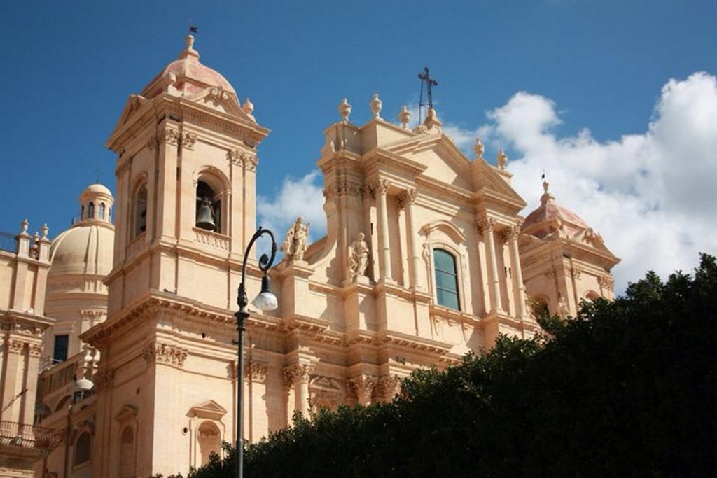 Hotel La Perla Di Noto Exterior foto